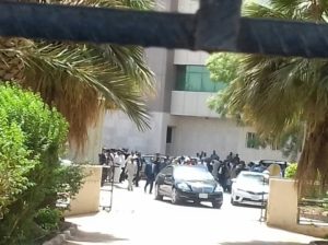 "ابراهيم غندور" وزير خارجية السودان المقال: التغيير سنة الحياة وأشكر البشير 2 IMG 20180422 WA0019